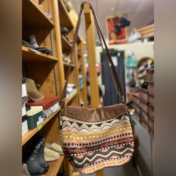 maurices Tapestry and Leather Bag Purse - Picture 4 of 4